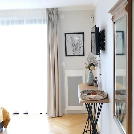 Les Agapanthes Bed & Breakfast